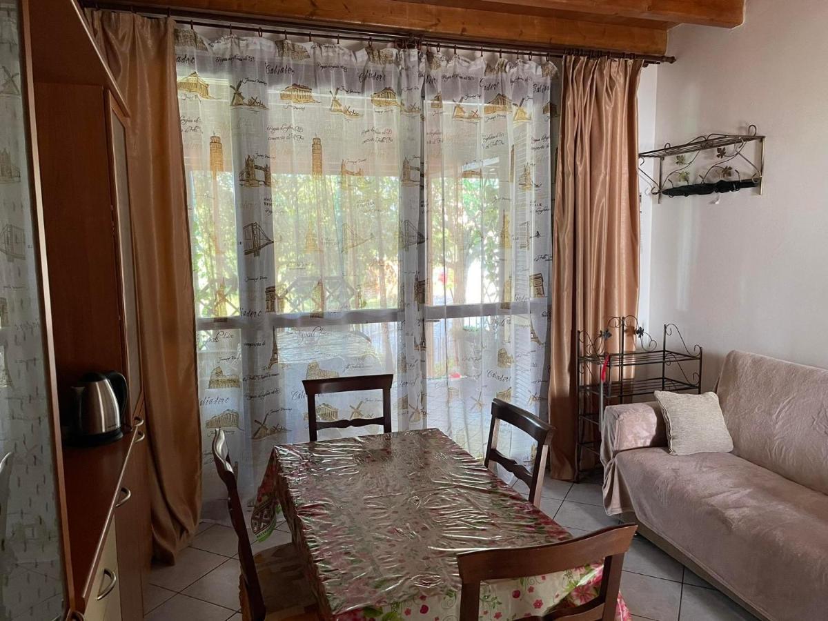 Garda Felice Διαμέρισμα Ντεζεντσάνο ντελ Γκάρντα Εξωτερικό φωτογραφία