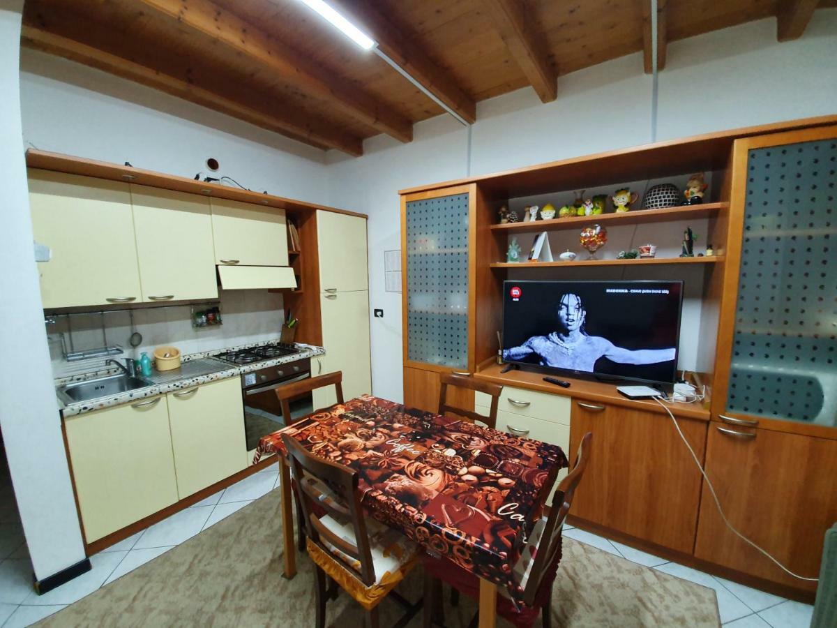 Garda Felice Διαμέρισμα Ντεζεντσάνο ντελ Γκάρντα Εξωτερικό φωτογραφία